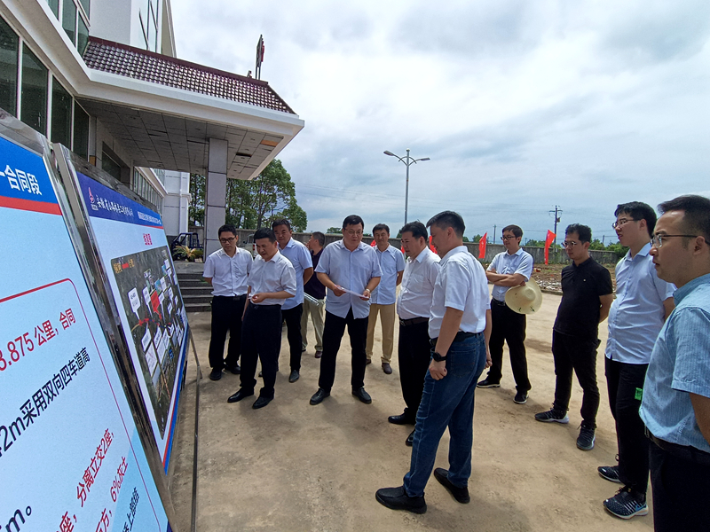省鐵投公司副總經(jīng)理、蕪銅公路公司、皖江公司董事長劉允超一行到銅商高速項(xiàng)目調(diào)研指導(dǎo)工作1